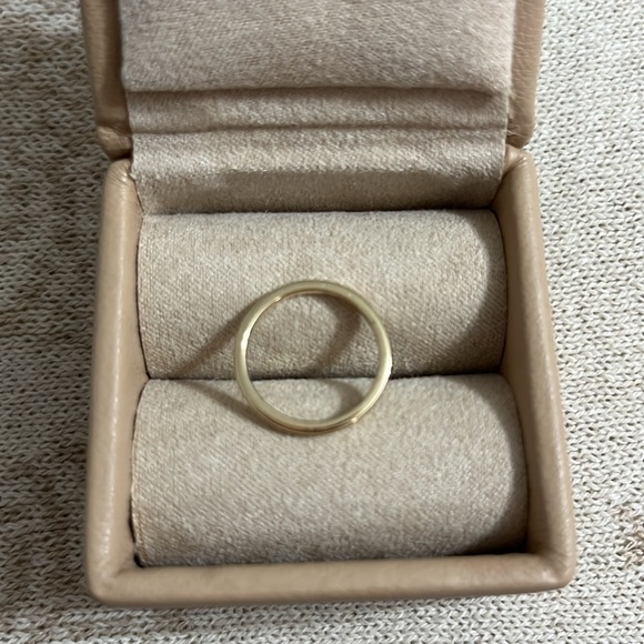 Mejuri 14k Gold Thin Wedding Band - Picture 3 of 6